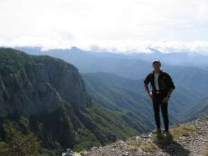 Xtrallusion photo library of independent, self-guided walking and sightseeing holidays in Italy. Pictures, images, photos and photographs taken along the way of this 1-day walking itinerary, to give you a visual impression of the day's walk.